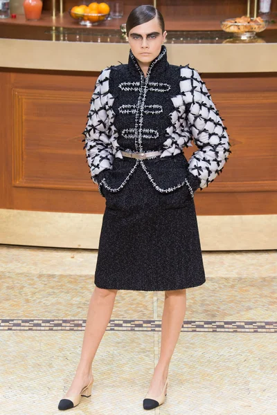 Look 1